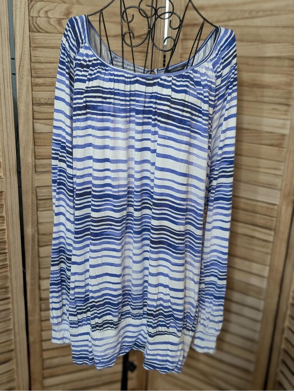 Daisy Fuentes Womens Size XL Blue Striped Knit Blouse Long Sleeve